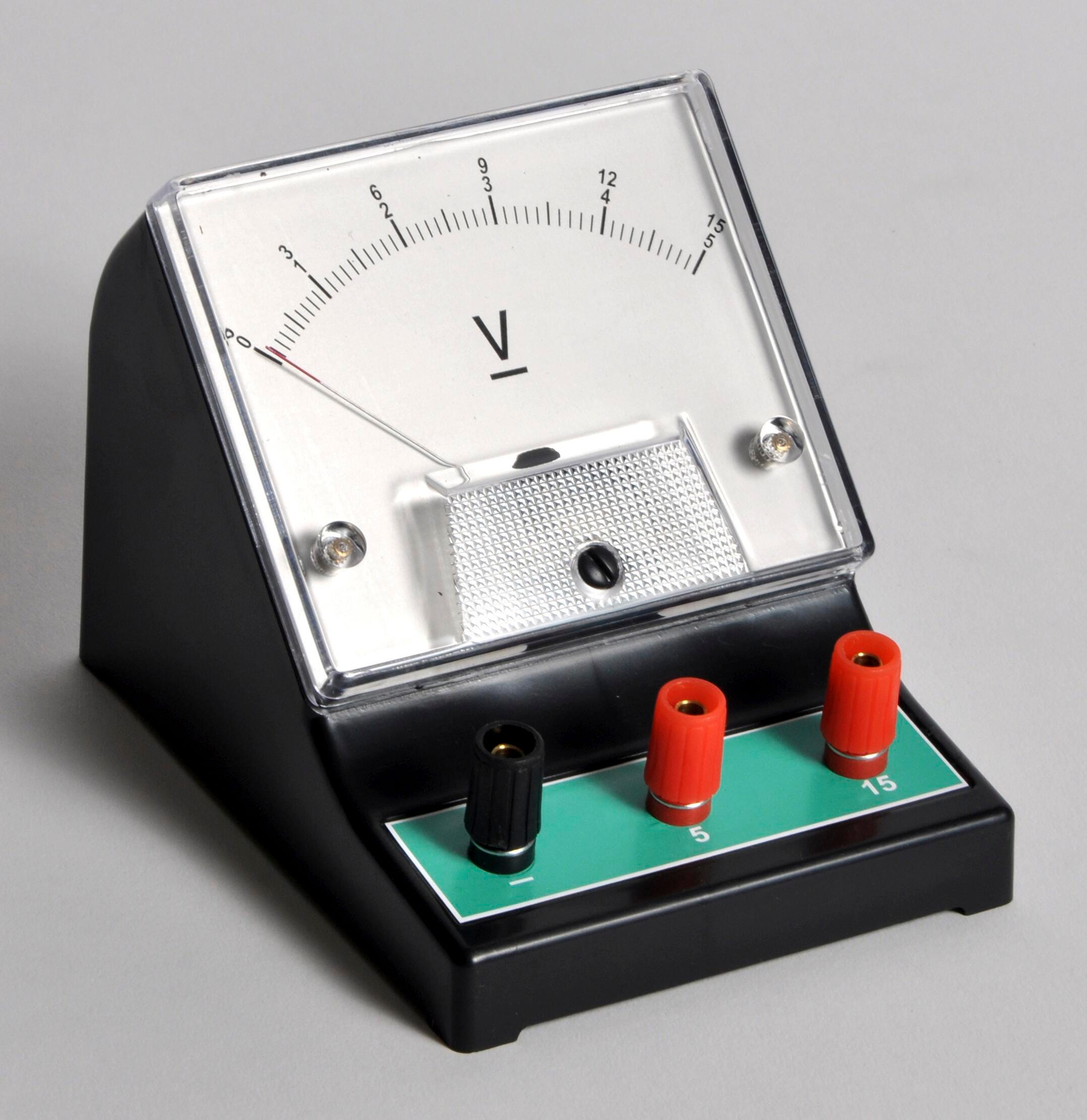 Frey Scientific Economy DC Voltmeter Dual Range, 0-5V (0.1V); 0-15V (0.3V), Item Number 584706